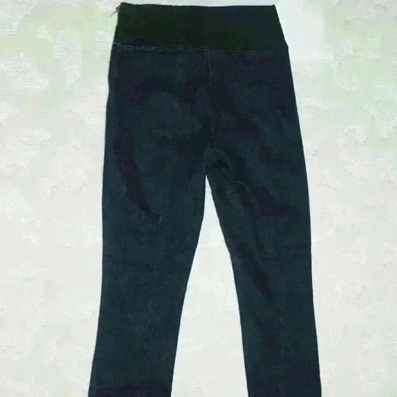 NWOT GUESS PUSH UP LEGGINGS - Picture 2 of 5